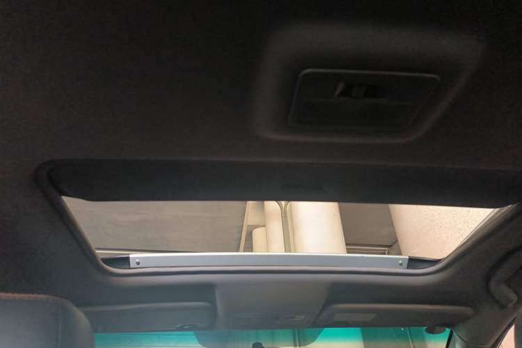 Used Haima M6 2017 1.6L Manual Sport Smart Model Headliner