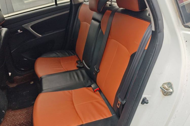 Used Haima M6 2017 1.6L Manual Comfort Model Interior 1