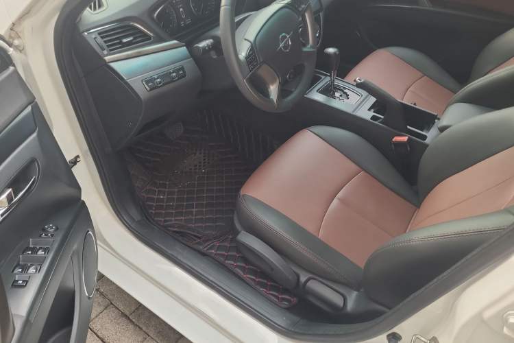 Used Haima M6 2017 1.5T CVT Luxury Model Interior 2