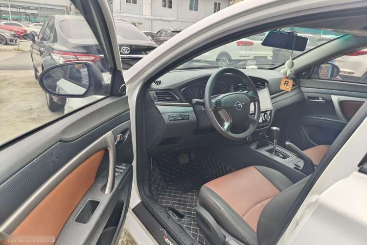 Used Haima M6 2017 1.5T CVT Luxury Model Interior 3