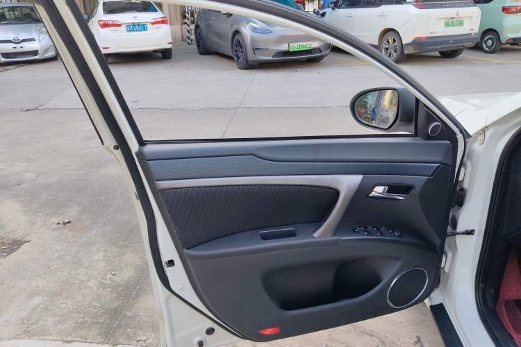 Used Haima M6 2017 1.6L Manual Comfort Model Left Front Door Interior