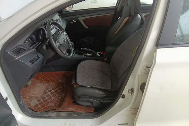 Used Haima M6 2017 1.5T CVT Luxury Model Left Front Seat