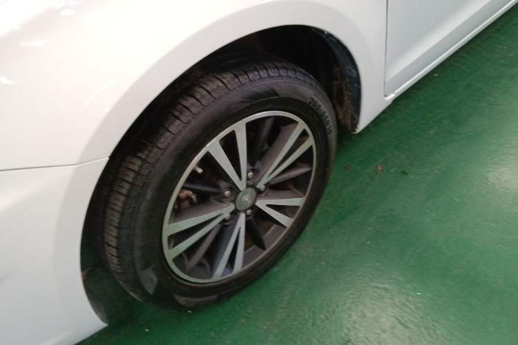Used Haima M6 2017 1.5T CVT Luxury Model Left Front Wheel Hub