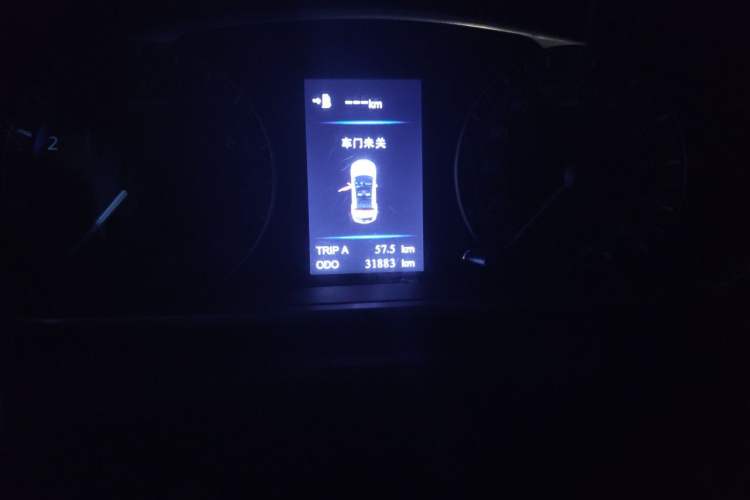 Used Haima M6 2017 1.6L Manual Comfort Model Odometer Close Up