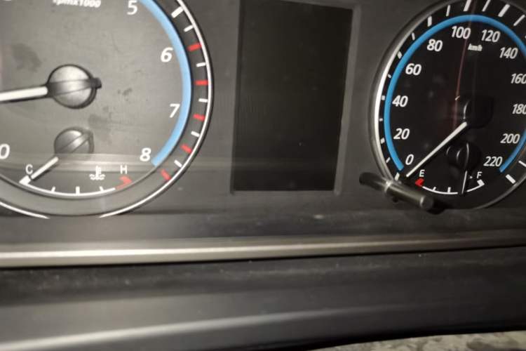 Used Haima M6 2017 1.6L Manual Sport Smart Model Odometer Close Up