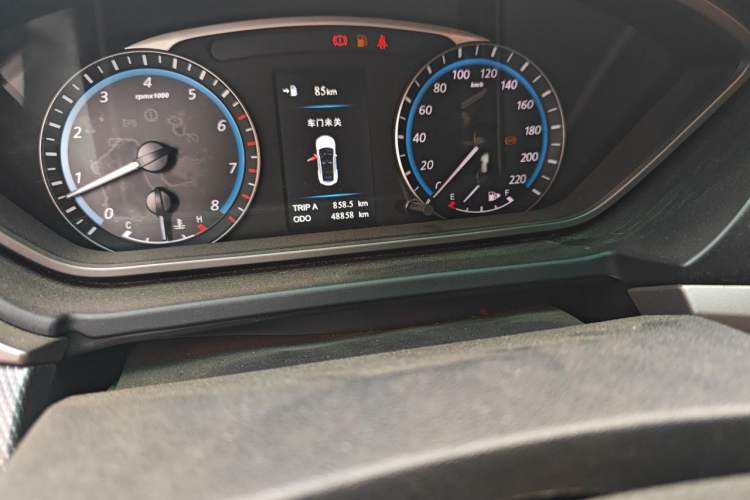 Used Haima M6 2017 1.6L Manual Comfort Model Odometer Close Up