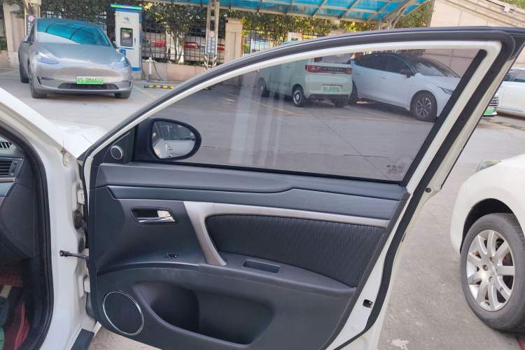 Used Haima M6 2017 1.6L Manual Comfort Model Right Front Door Interior