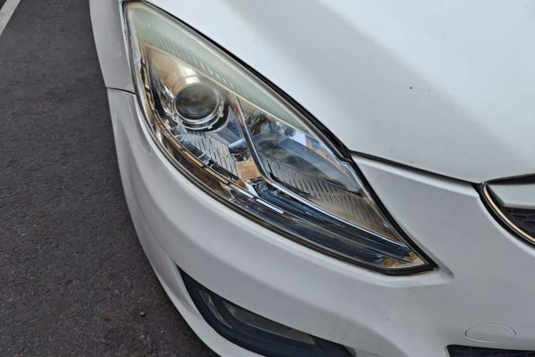 Used Haima M6 2017 1.5T CVT Luxury Model Right Front Headlight