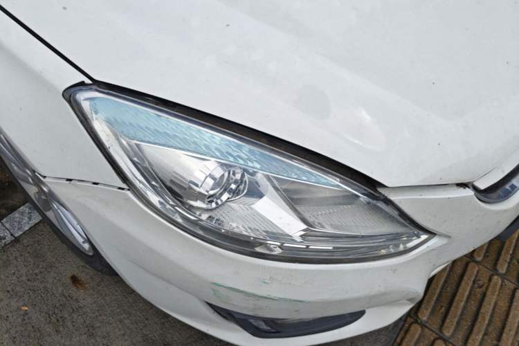 Used Haima M6 2017 1.6L Manual Comfort Model Right Front Headlight
