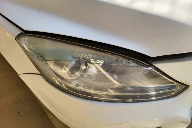 Used Haima M6 2017 1.5T CVT Luxury Model Right Front Headlight