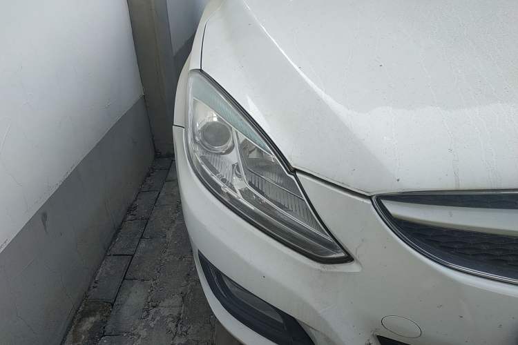 Used Haima M6 2017 1.5T CVT Luxury Model Right Front Headlight