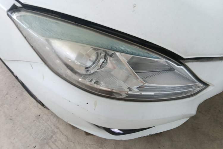 Used Haima M6 2017 1.5T CVT Luxury Model Right Front Headlight