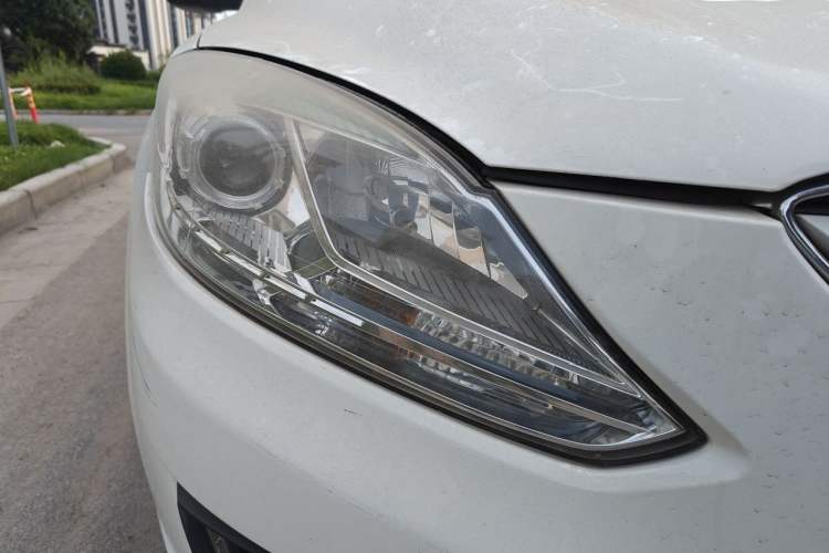 Used Haima M6 2017 1.6L Manual Comfort Model Right Front Headlight