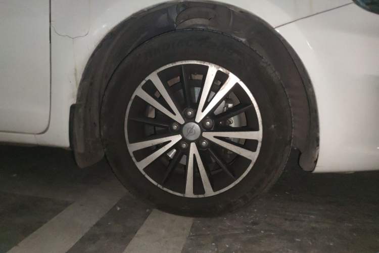 Used Haima M6 2017 1.6L Manual Comfort Model Right Front Wheel Hub