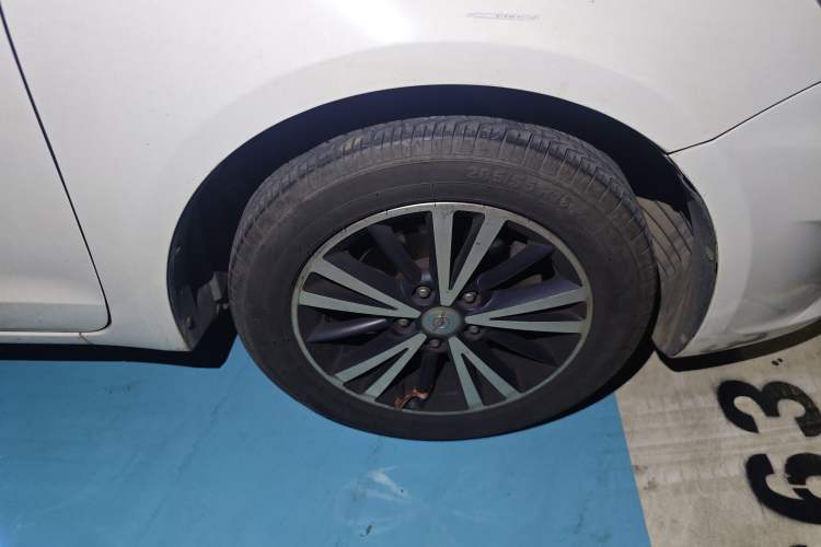 Used Haima M6 2017 1.6L Manual Sport Smart Model Right Front Wheel Hub