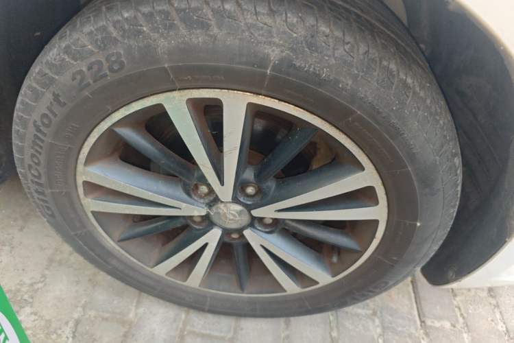 Used Haima M6 2017 1.6L Manual Comfort Model Right Front Wheel Hub