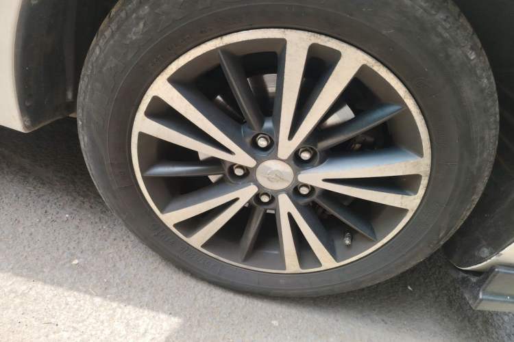 Used Haima M6 2017 1.5T CVT Luxury Model Right Front Wheel Hub
