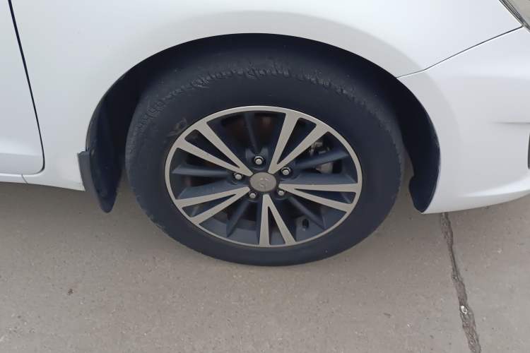 Used Haima M6 2017 1.6L Manual Comfort Model Right Front Wheel Hub