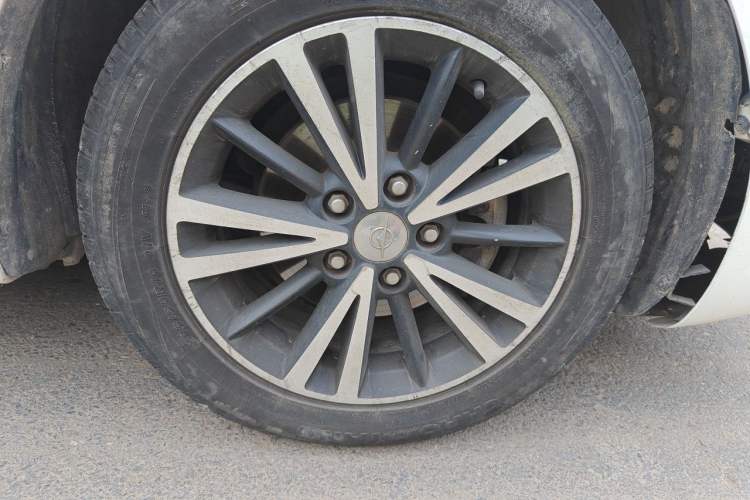 Used Haima M6 2017 1.6L Manual Comfort Model Right Front Wheel Hub