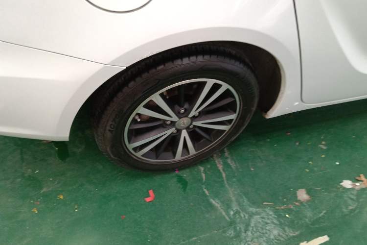 Used Haima M6 2017 1.5T CVT Luxury Model Right Rear Wheel Hub