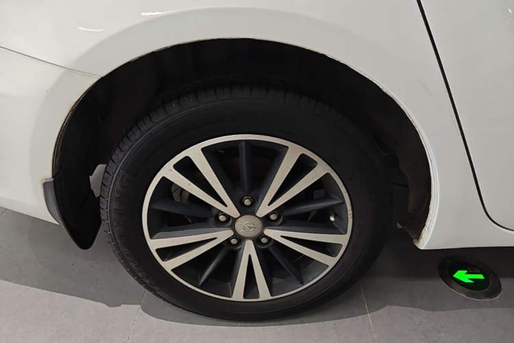 Used Haima M6 2017 1.5T CVT Luxury Model Right Rear Wheel Hub
