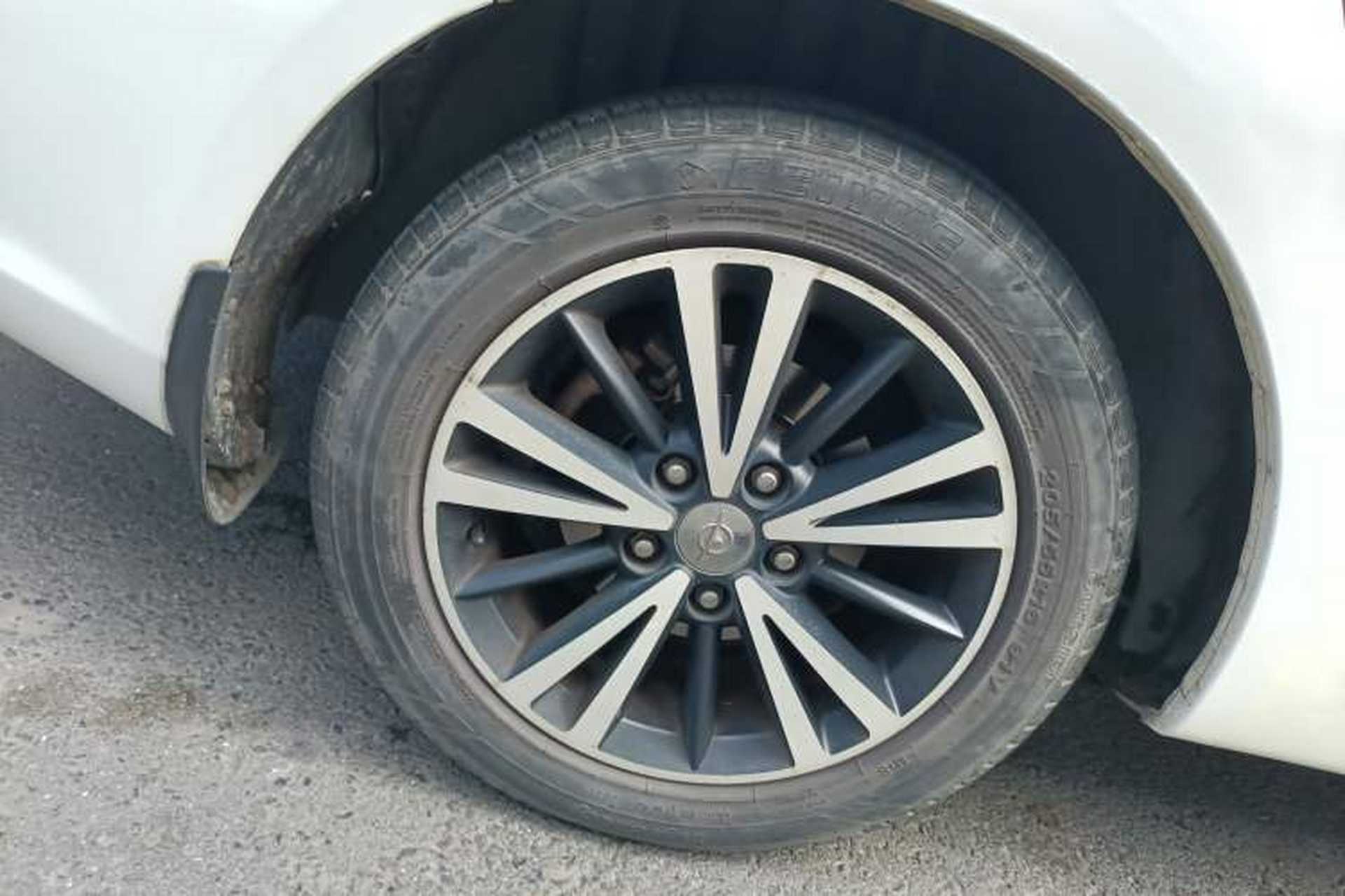 Used Haima M6 2017 1.5T CVT Luxury Model Right Rear Wheel Hub
