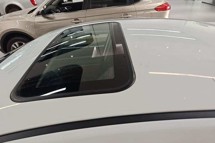 Used Haima M6 2017 1.5T CVT Luxury Model Roof
