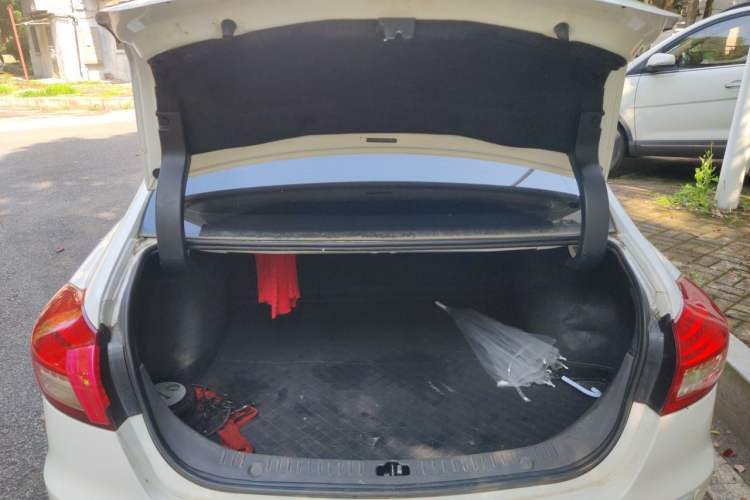 Used Haima M6 2017 1.6L Manual Comfort Model Trunk