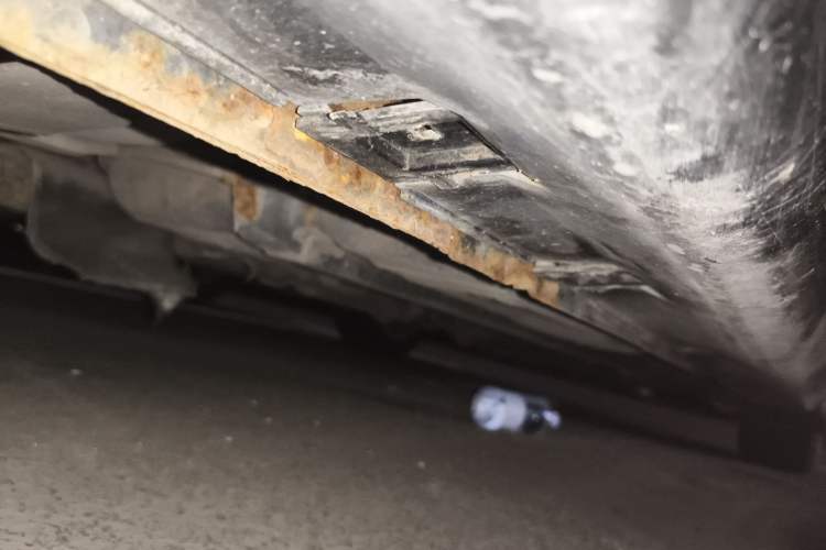 Used Haima M8 2014 2.0L Manual Comfort Edition Chassis Rear Right