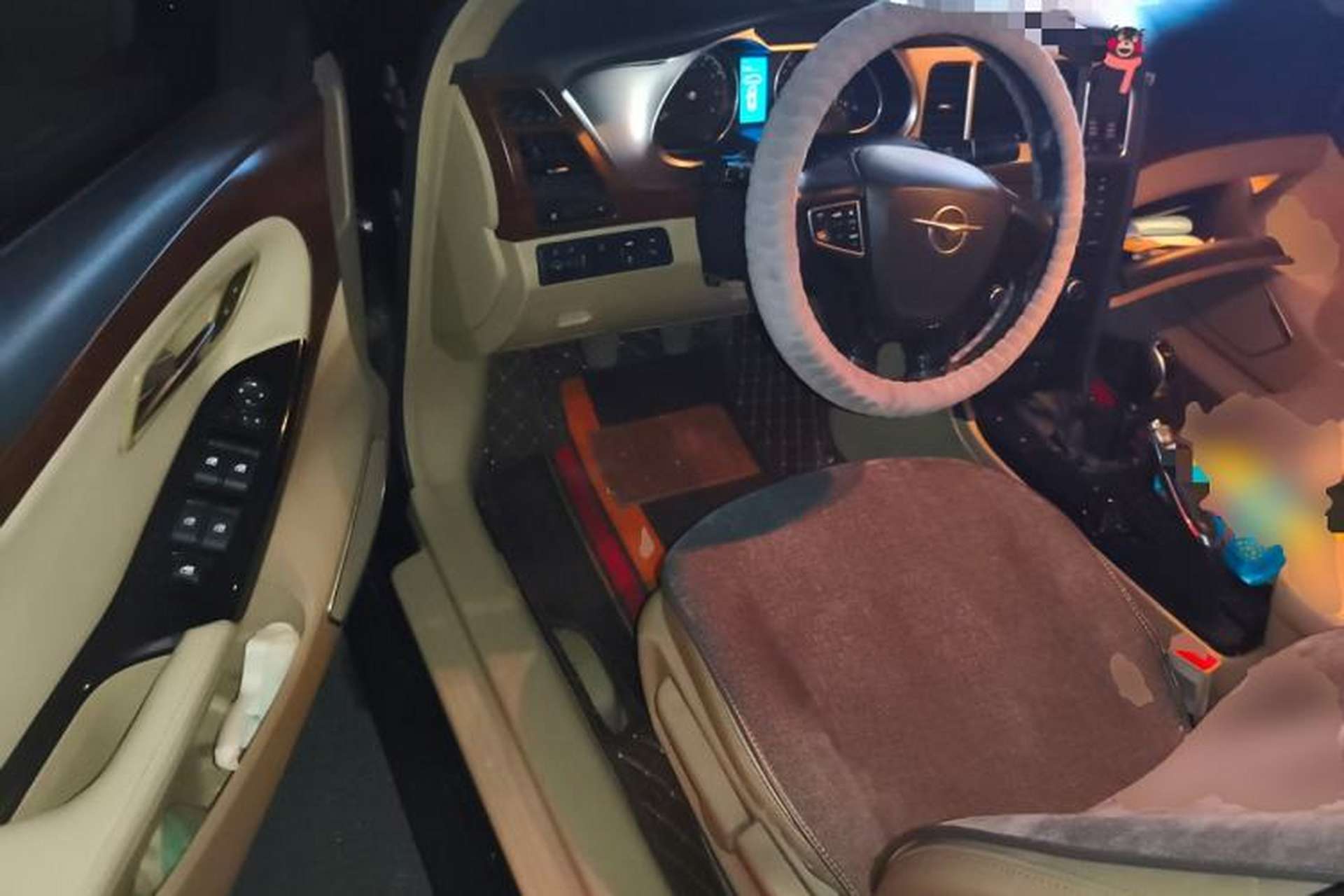 Used Haima M8 2014 2.0L Manual Comfort Edition Driver Seat