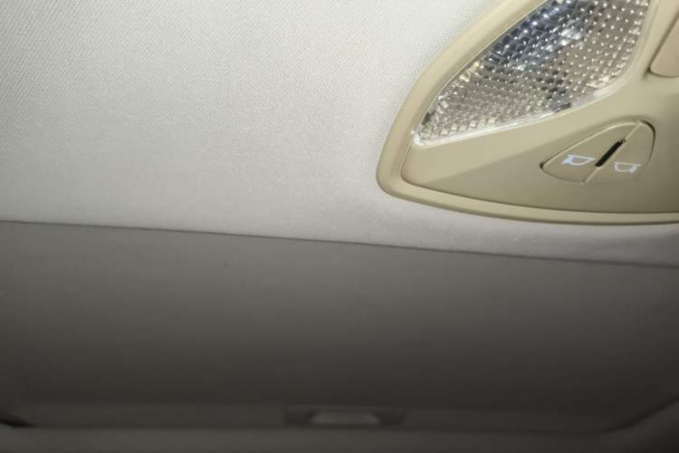 Used Haima M8 2014 2.0L Manual Comfort Edition Headliner