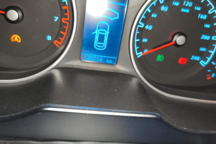 Used Haima M8 2014 2.0L Manual Comfort Edition Odometer Close Up