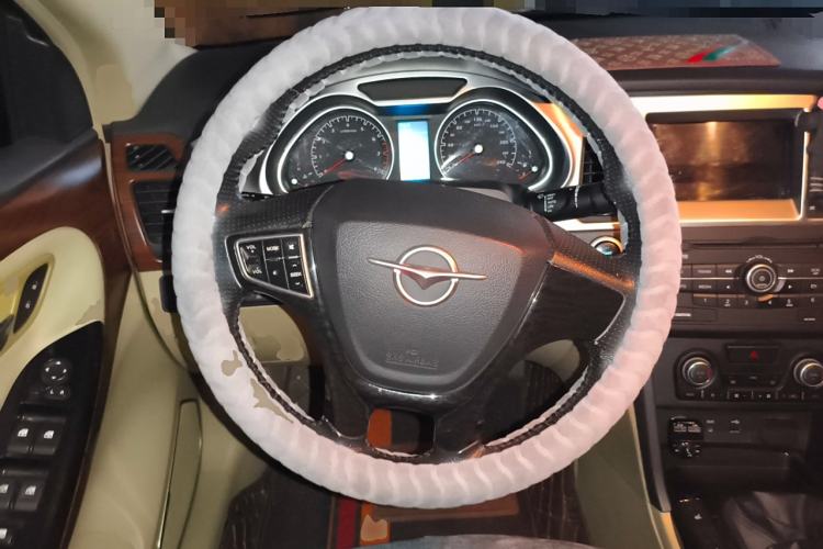 Used Haima M8 2014 2.0L Manual Comfort Edition Steering Wheel