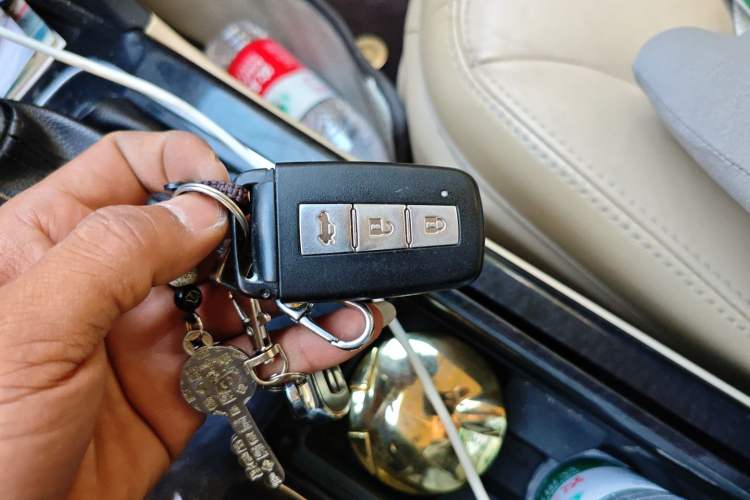 Used Haima M8 2014 2.0L Automatic Luxury Version Vehicle Key