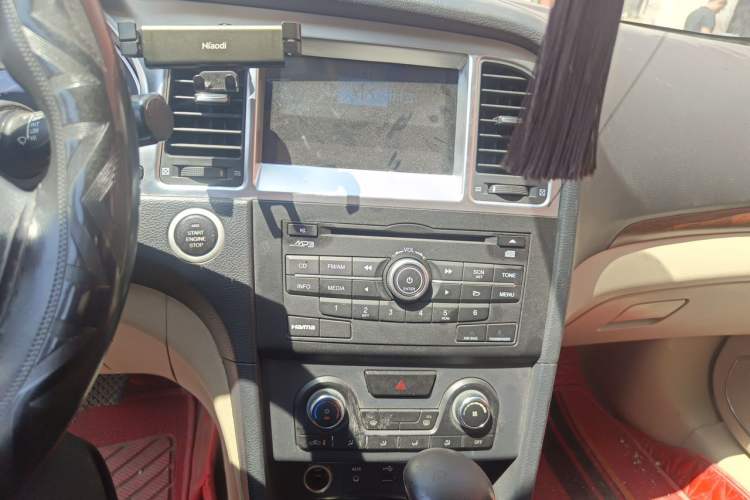 Used Haima M8 2015 1.8T Automatic Comfort Model Audio And AC Panel