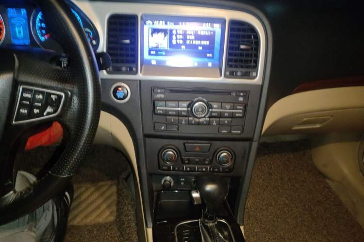 Used Haima M8 2015 1.8T Automatic Comfort Model Audio And AC Panel