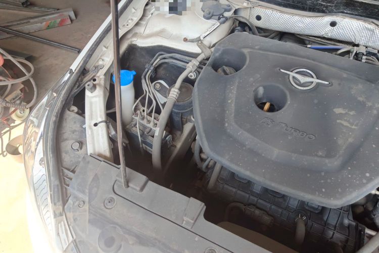 Used Haima M8 2015 1.8T Automatic Comfort Model Engine Bay Right