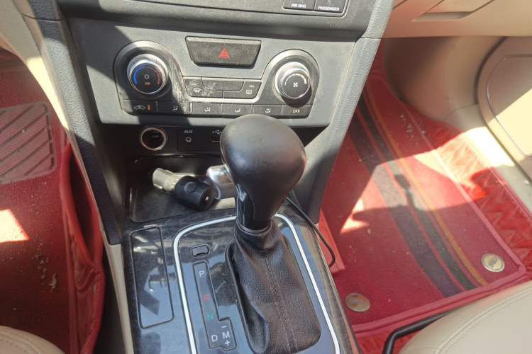 Used Haima M8 2015 1.8T Automatic Comfort Model Gear Lever
