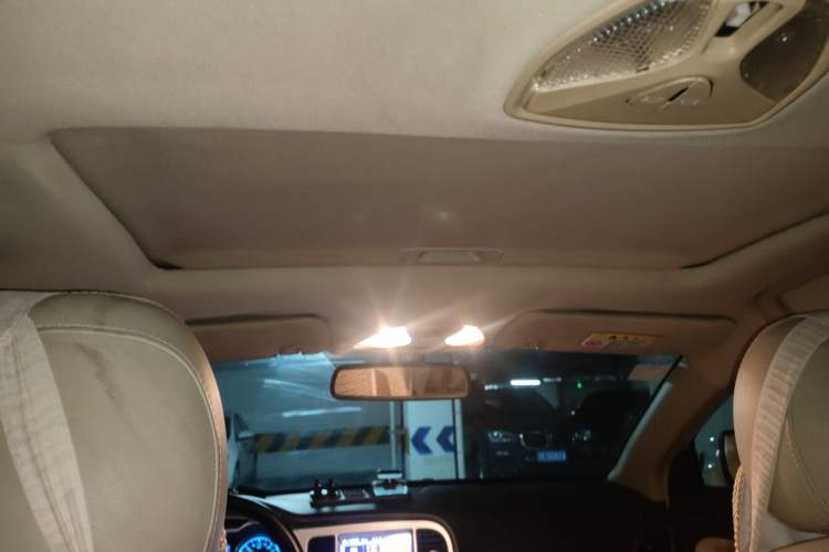 Used Haima M8 2015 1.8T Automatic Comfort Model Headliner