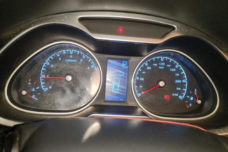 Used Haima M8 2015 1.8T Automatic Comfort Model Instrument Cluster