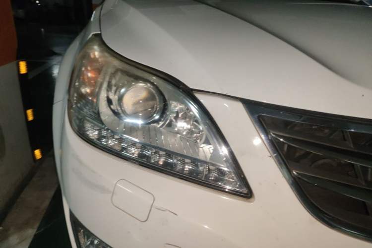 Used Haima M8 2015 1.8T Automatic Comfort Model Right Front Headlight