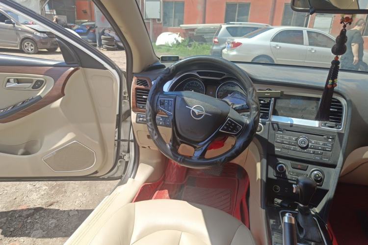 Used Haima M8 2015 1.8T Automatic Comfort Model Steering Wheel