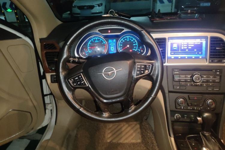 Used Haima M8 2015 1.8T Automatic Comfort Model Steering Wheel