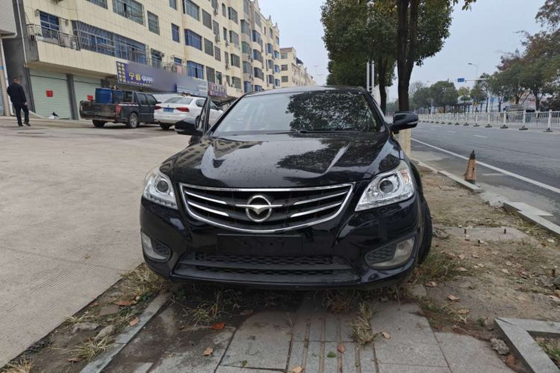 Used Haima M8 2017 1.8T Automatic Model Exterior 1