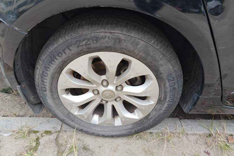 Used Haima M8 2017 1.8T Automatic Model Exterior 8