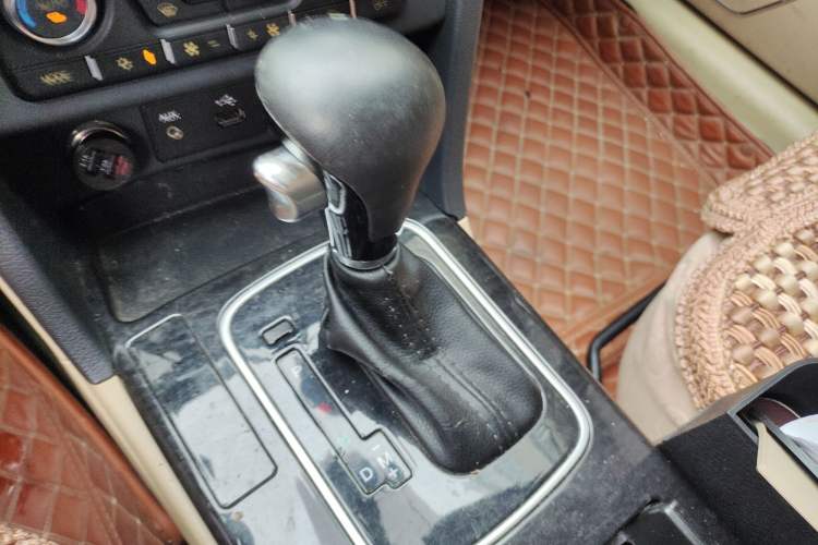 Used Haima M8 2017 1.8T Automatic Model Gear Lever
