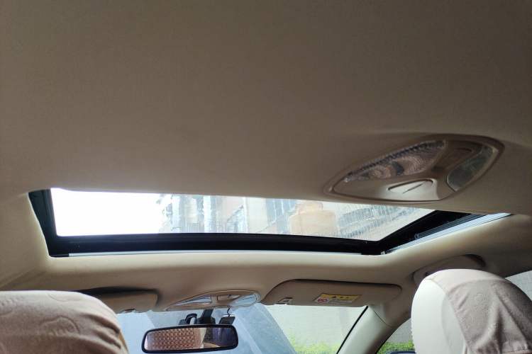 Used Haima M8 2017 1.8T Automatic Model Headliner