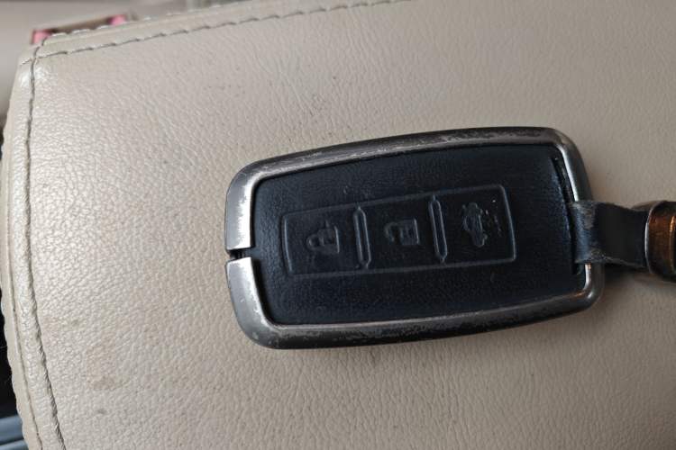 Used Haima M8 2017 1.8T Automatic Model Interior 1