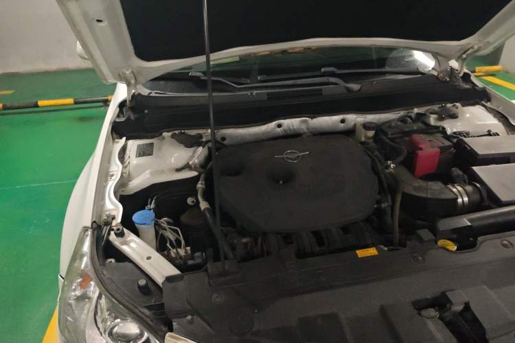 Used Haima M8 2017 1.8T Automatic Model Engine Bay Right