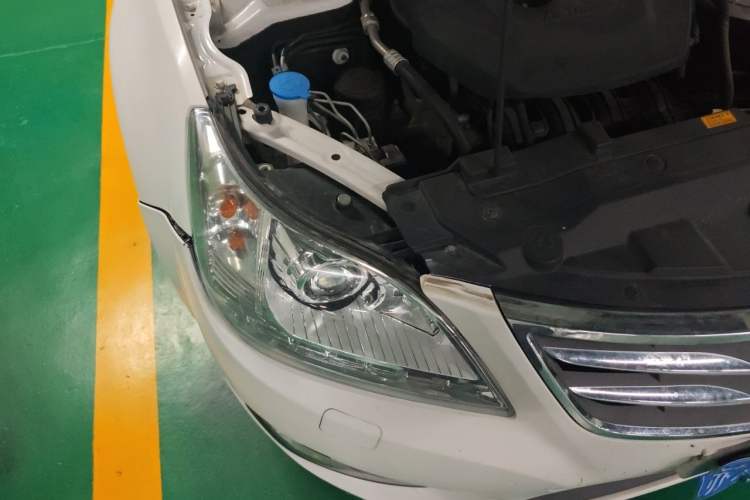 Used Haima M8 2017 1.8T Automatic Model Right Front Headlight